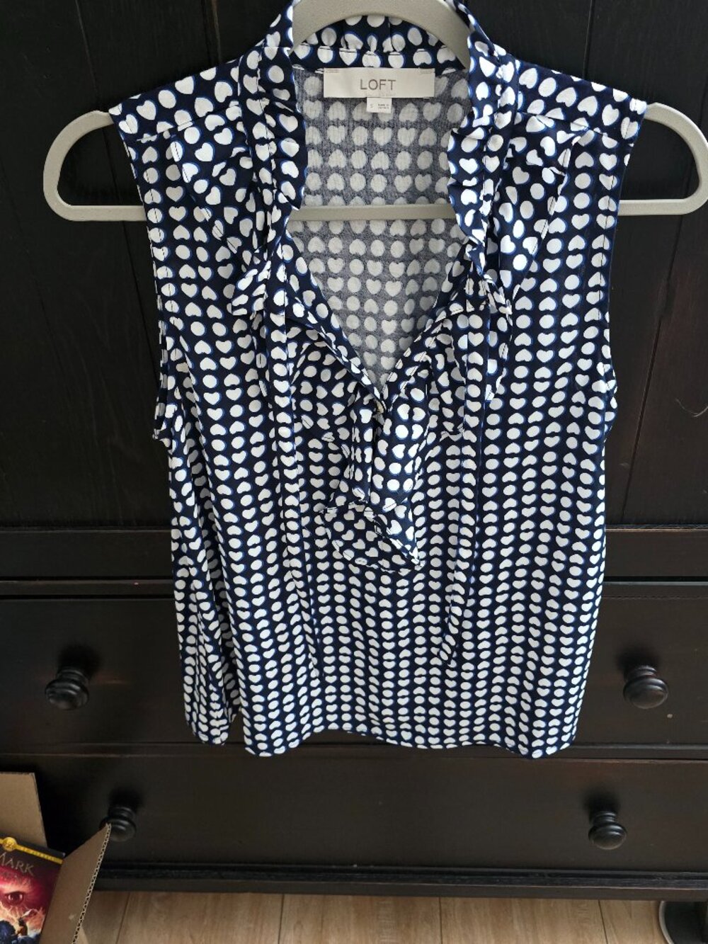 LOFT Women's Navy Blue and White Heart & Dot Printed Mixed Media Shell Top Small